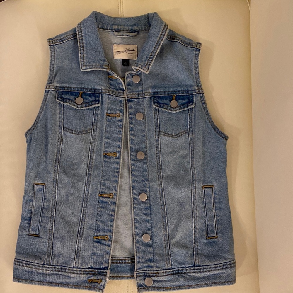 Universal Thread size XS denim vest. Light blue